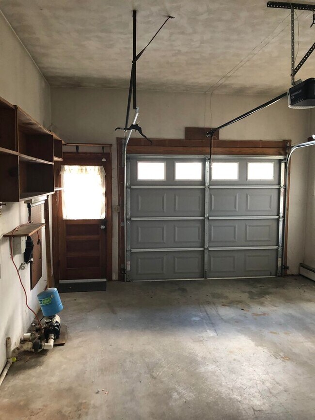 Building Photo - Charming Ranch Style Home! "ASK ABOUT OUR ...