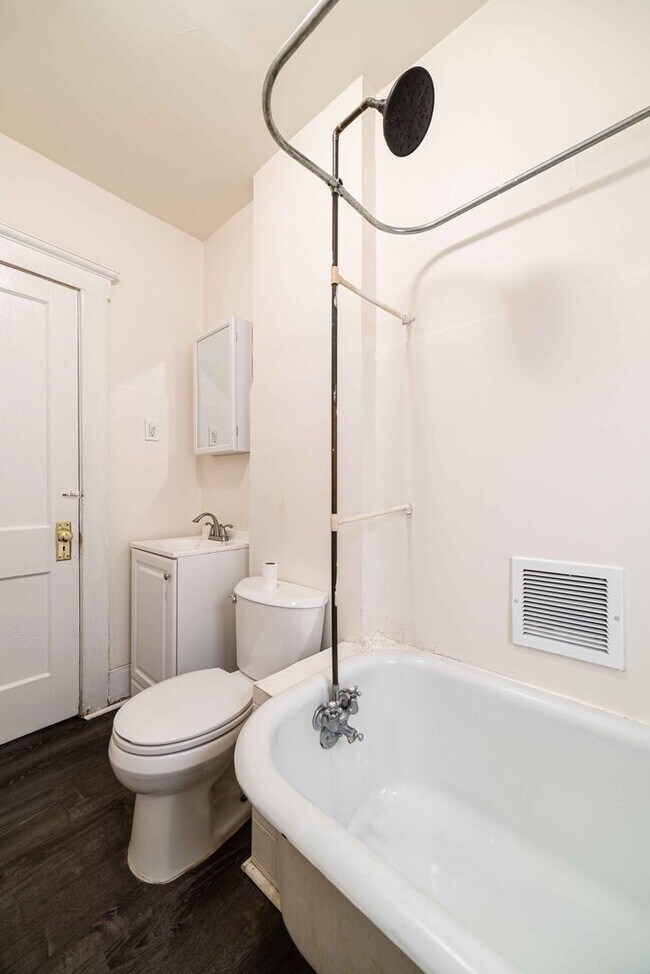 Building Photo - 3426/3428 Evaline - FDR - T