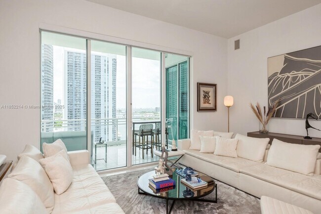 Building Photo - 900 Brickell Key Blvd