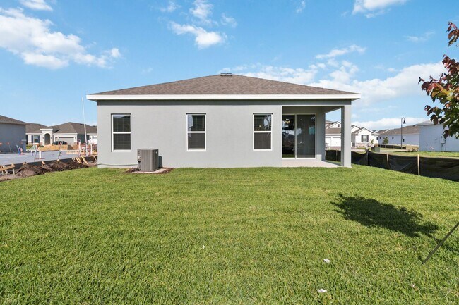 Building Photo - Beautiful New Energy Efficient 4/2 Close t...