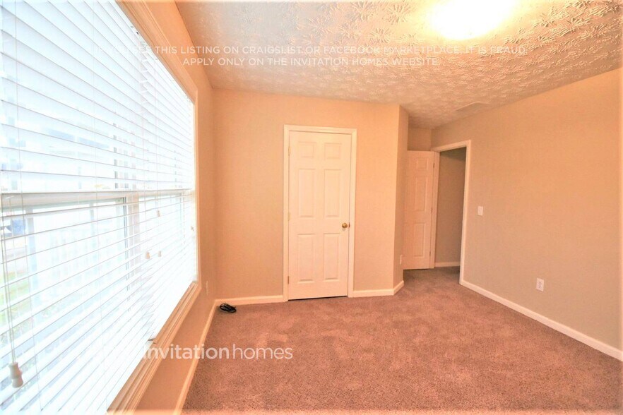 Building Photo - 850 Fawnfield Dr