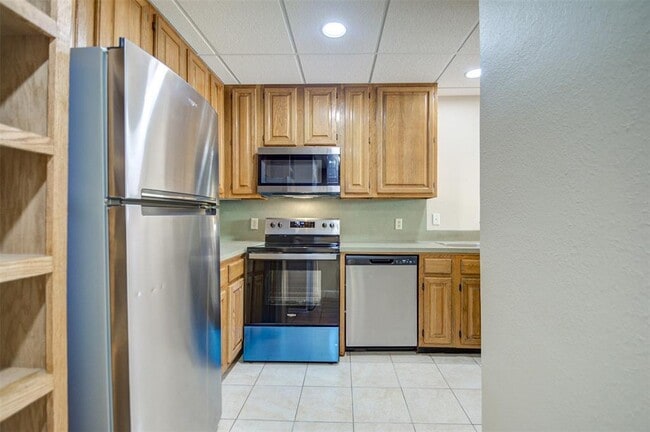Building Photo - 2213 S Braeswood Blvd