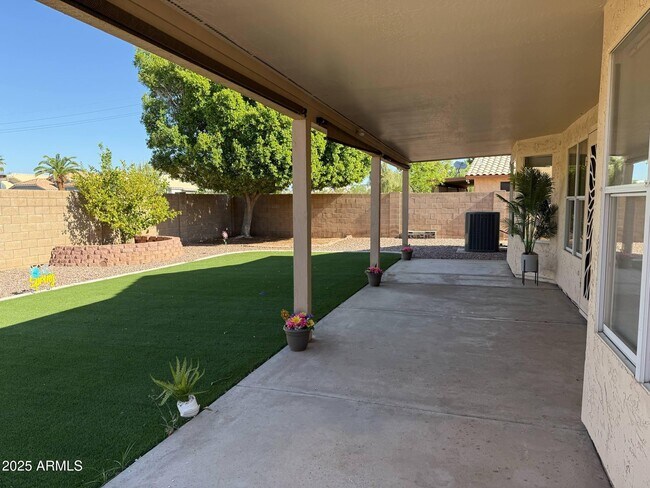 Building Photo - 1030 S Brentwood Ct