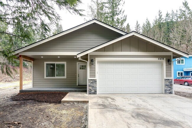 Building Photo - 3 Bed, 2 Bath Home in Maple Falls with 2 Car garage