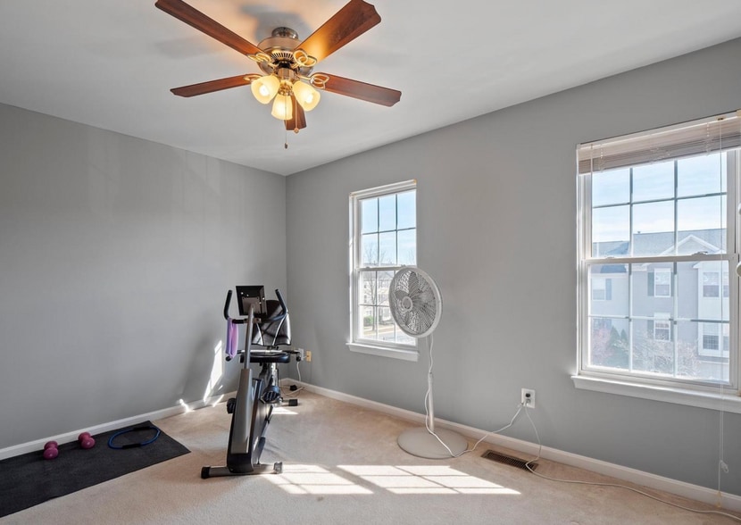 Building Photo - 43036 Demerrit St