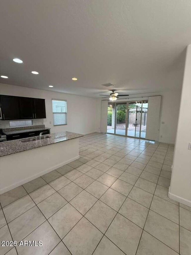 Building Photo - 41326 W Jenna Ln