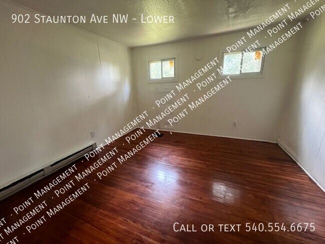 Building Photo - 902 Staunton Ave NW