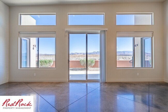 Building Photo - 4 Bedroom Luxury Home Near Sand Hollow