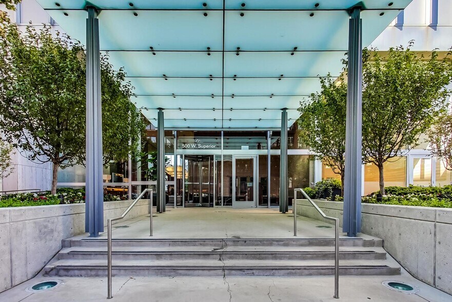 Building Photo - 1804 W Superior St