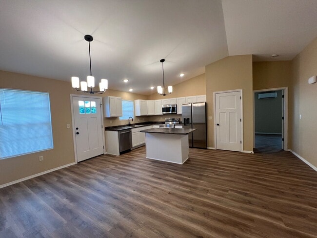 Building Photo - Brand New 4BR / with amazing efficiency an...