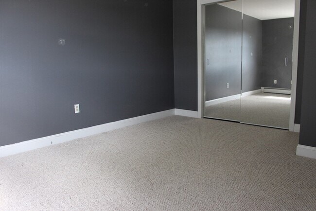 Building Photo - 43 Jacqueline Rd