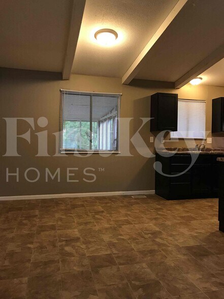 Building Photo - 8101 Railroad Rd