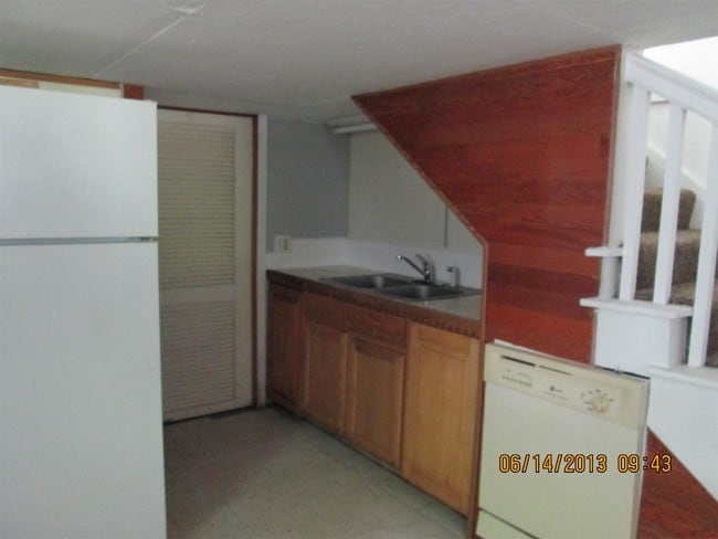 Building Photo - 740 Winchester Ave