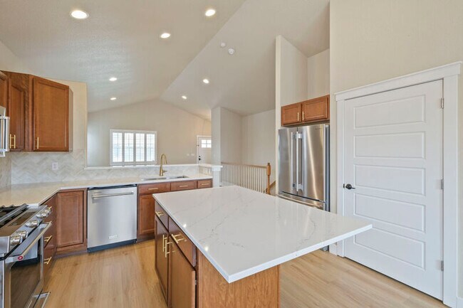 Building Photo - 5839 Yancey Dr