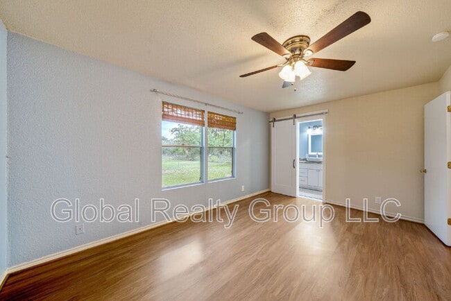 Building Photo - 153 Oak Valley Dr