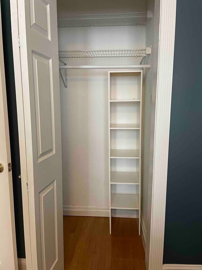 Building Photo - 15 Bond St