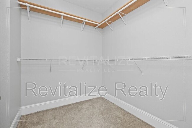 Building Photo - 11070 Courtland Ct