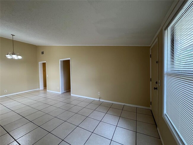 Building Photo - 359 Chaucer Ct