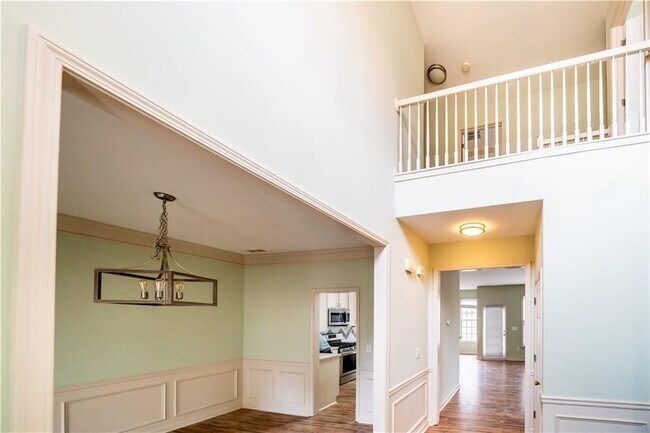 Building Photo - 2945 Highland Pass