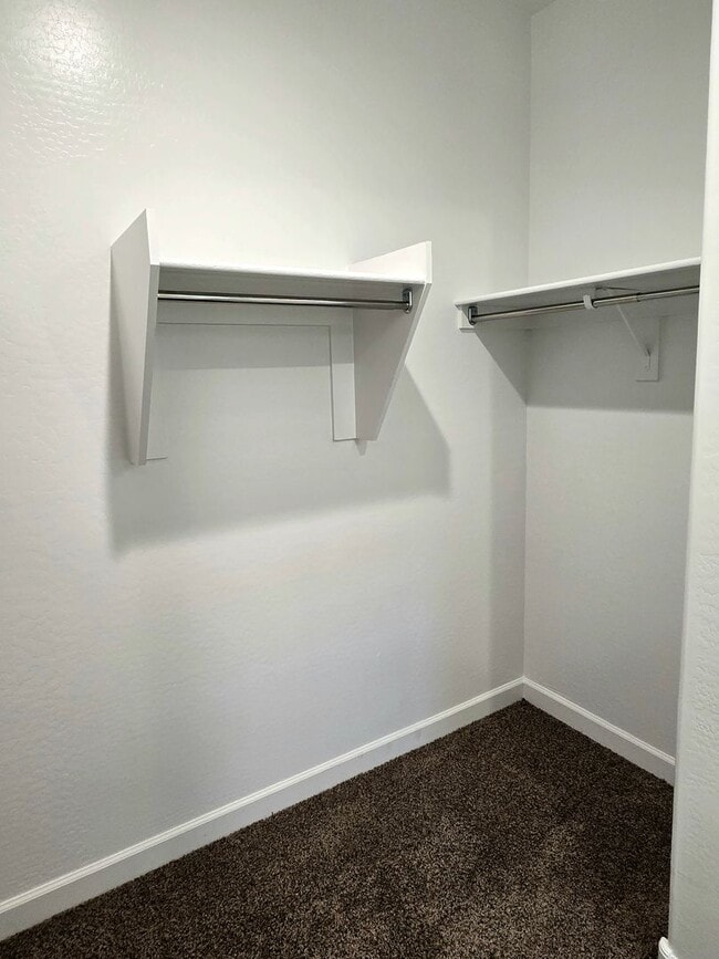 Building Photo - 3-bedroom home In Superstition Vistas, just 2 years new