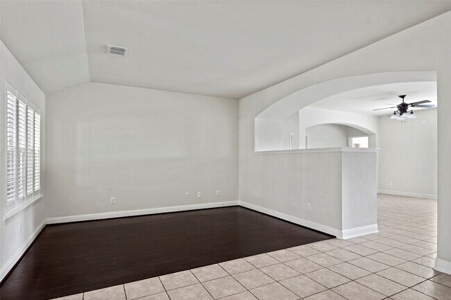 Building Photo - 2123 Enchanted Park Ln