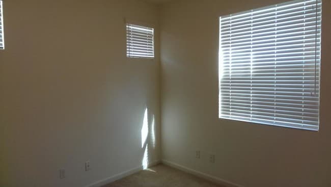 Building Photo - 1539 Figueroa Dr