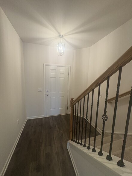 Building Photo - 106 Brighton Ln