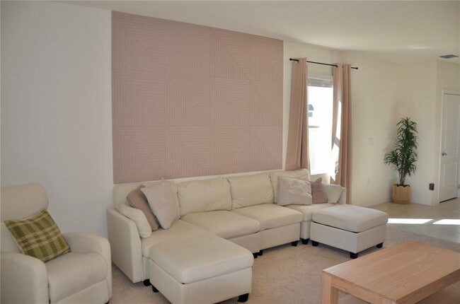 Building Photo - 216 Eagleview Loop