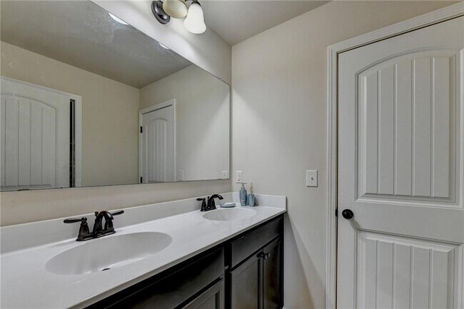 Building Photo - 2205 Copperfield Dr