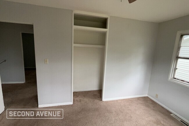Building Photo - 610 N Bradner Ave