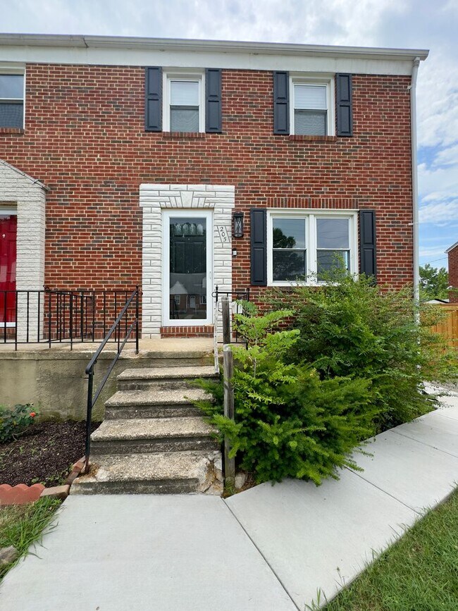 Building Photo - 205 Sipple Ave