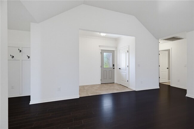 Building Photo - 1500 Aniston Rd