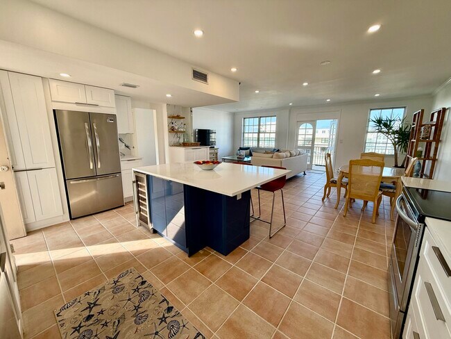 Building Photo - 3475 S Ocean Blvd