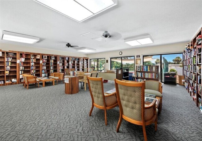 Building Photo - 712 White Pine Tree Rd