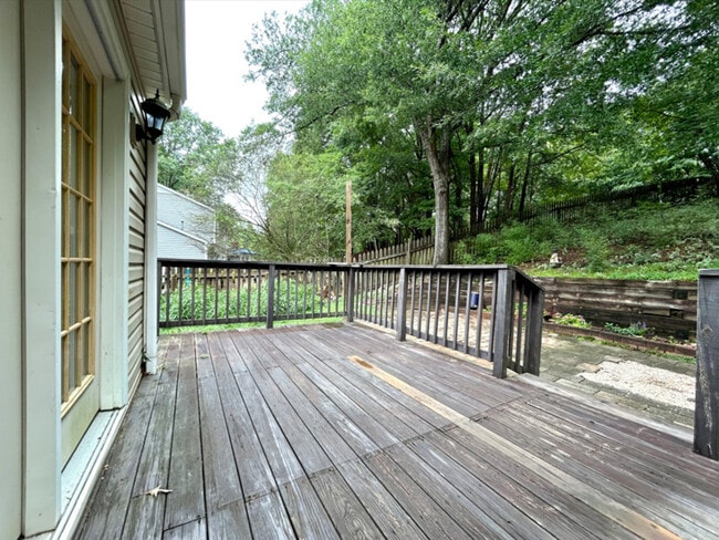 Building Photo - 1210 Somersby Ln