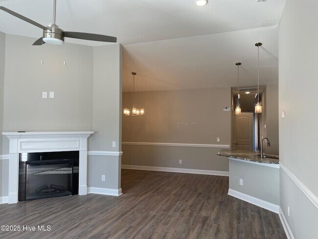 Building Photo - 2308 Sweet Bay Drive.