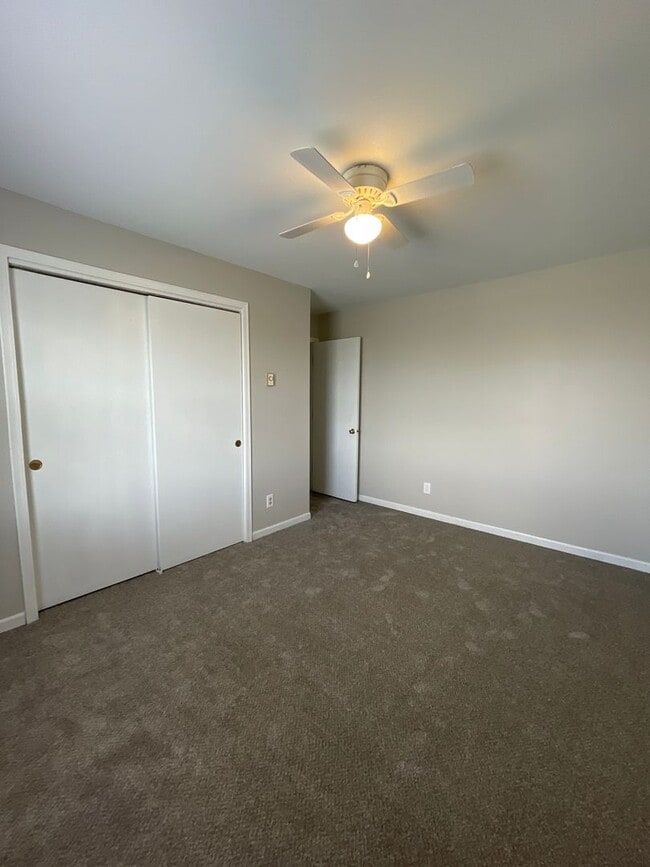 Building Photo - Welcome to this beautifully renovated 2-bedroom, 1.5-bathroom home in Columbus, OH!