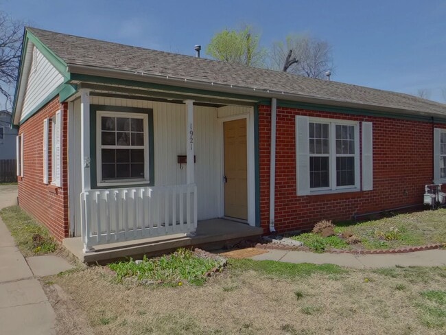 Building Photo - 1921 N Garland St