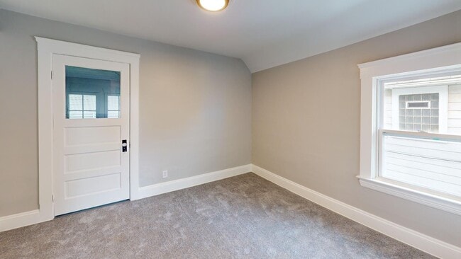 Building Photo - Brooklyn Centre - 3 Bedroom Single Family ...