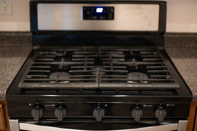 Building Photo - 3 bedroom / 2 bathroom Duplex for rent in Hobart