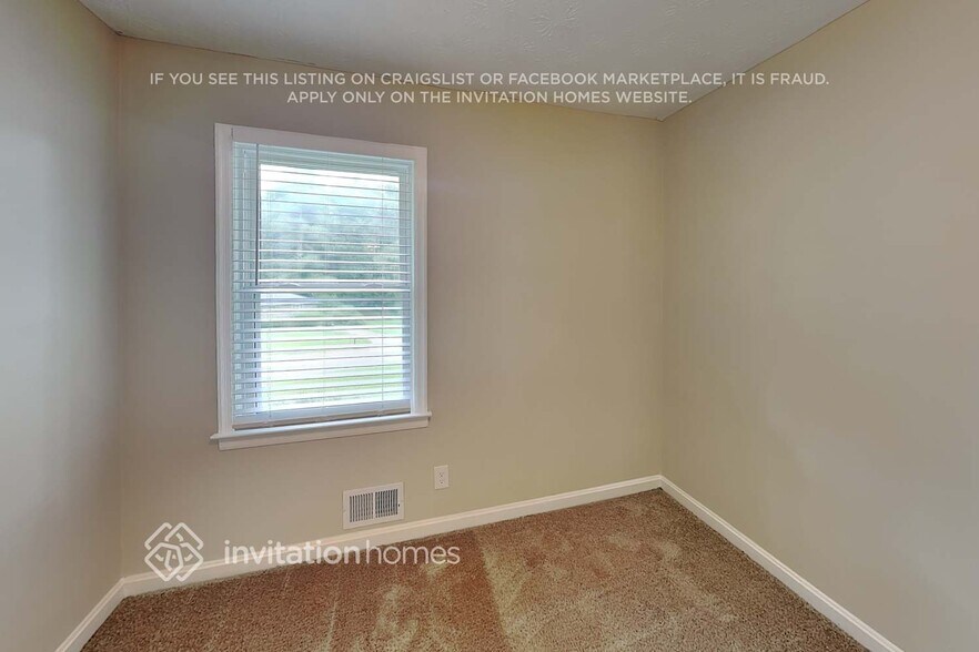 Building Photo - 921 Walnut Cir SW