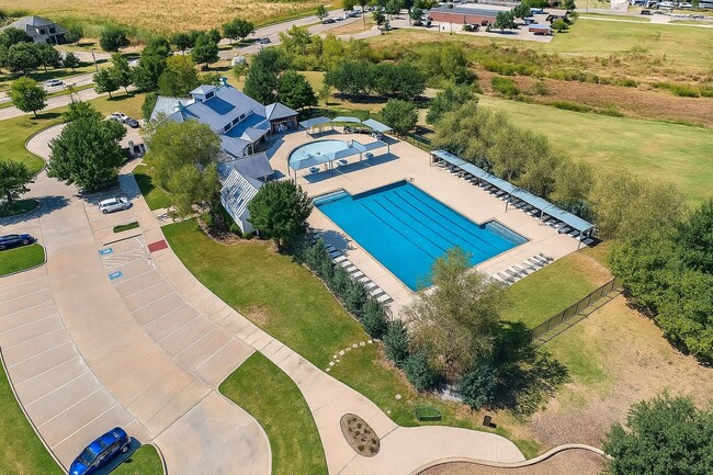 Building Photo - 1713 Lake Way Dr