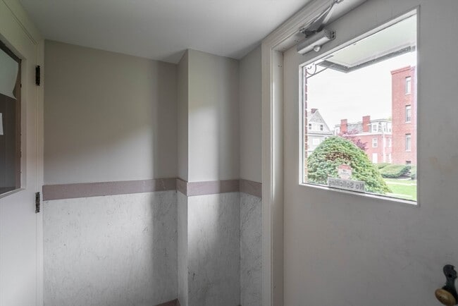 Building Photo - 20 N Ashland St