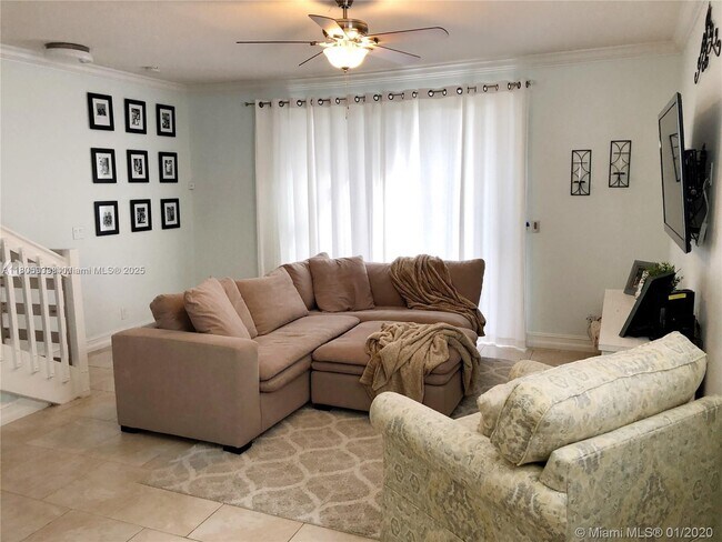 Building Photo - 1372 Veracruz Ln