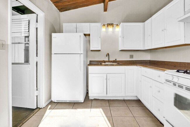 Building Photo - Clairemont Mesa Blvd 4414-4416 Duplex