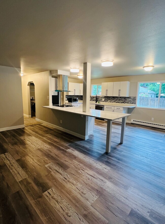 Primary Photo - 1209 Ramona Street, Unit 1