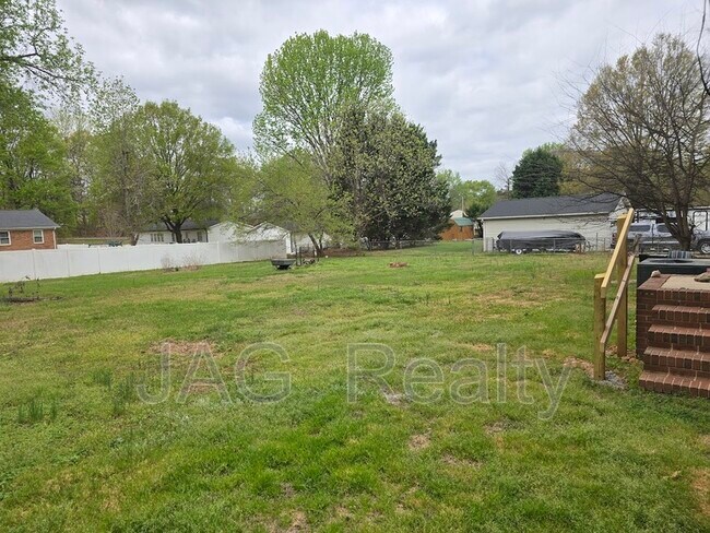 Building Photo - 1708 Caro-Mar Pl NW