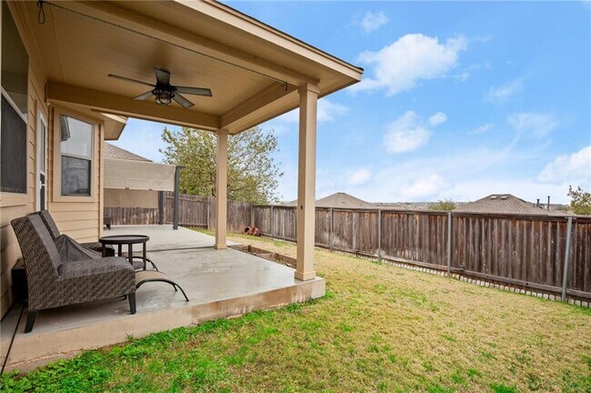 Building Photo - 2820 Garnet Ridge Dr