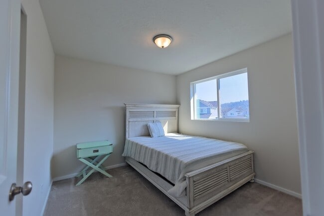 Building Photo - 24378 E Harrier Ln