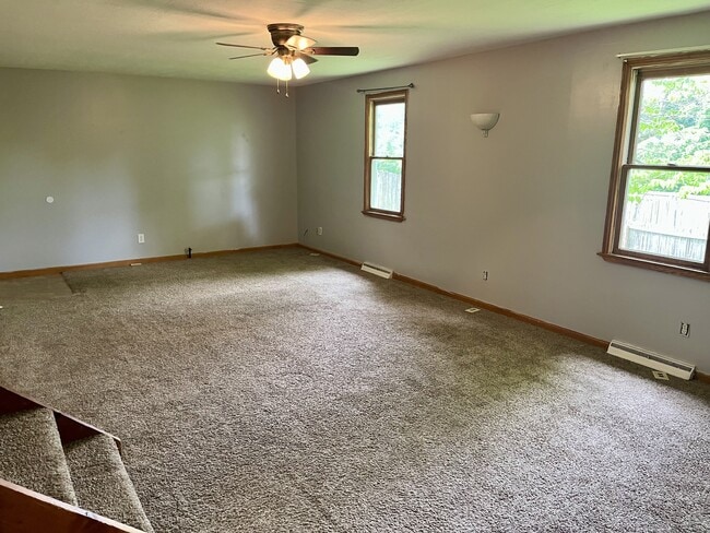 Building Photo - 411 Massillon St